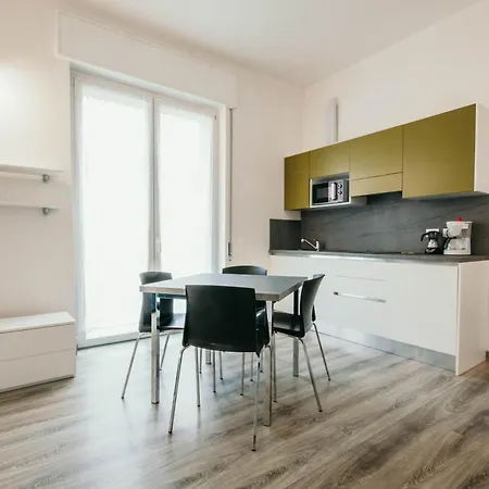 Al 13 - Lakeside Leisure & Business Stresa