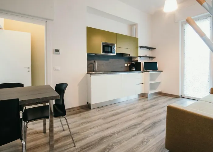 Al 13 - Lakeside Leisure & Business Lejlighed Stresa