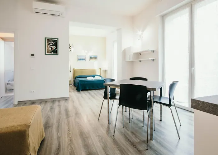 Al 13 - Lakeside Leisure & Business Apartment *