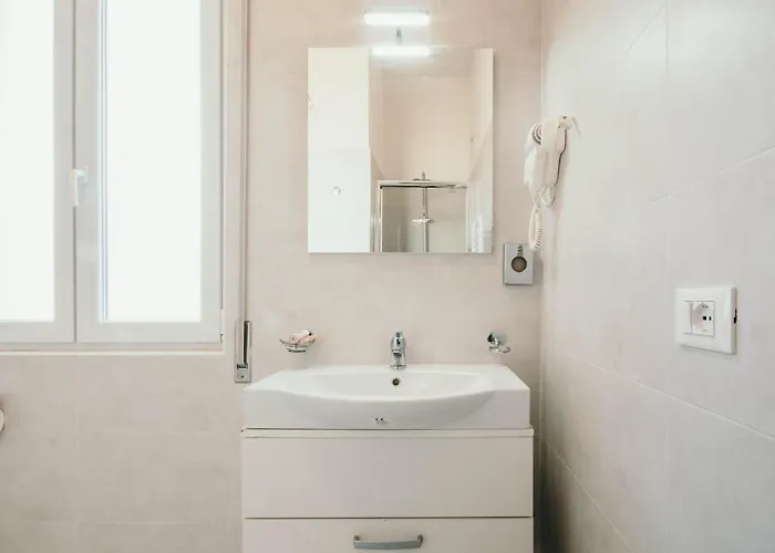 Apartment Al 13 - Lakeside Leisure & Business